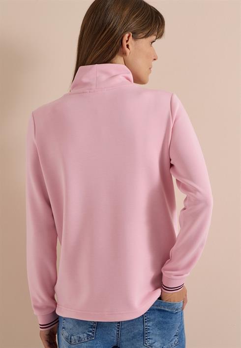 langarm-shirt-mit-stehkragen-und-wording-mellow-rose