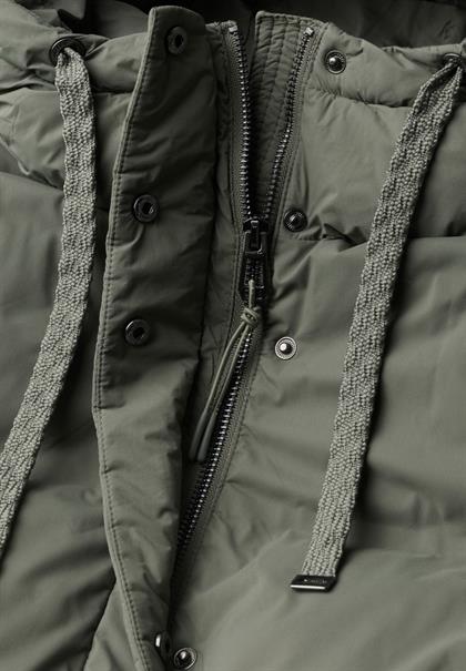 Lange Jacke mit Kapuze und Steppmuster somber green