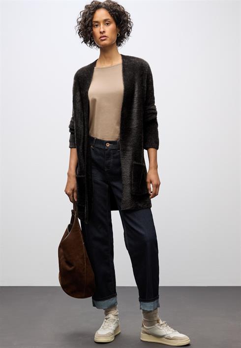 langer-federgarn-cardigan-darkest-brown