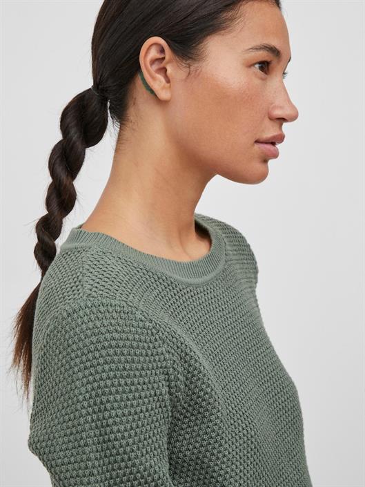 laurel-wreath