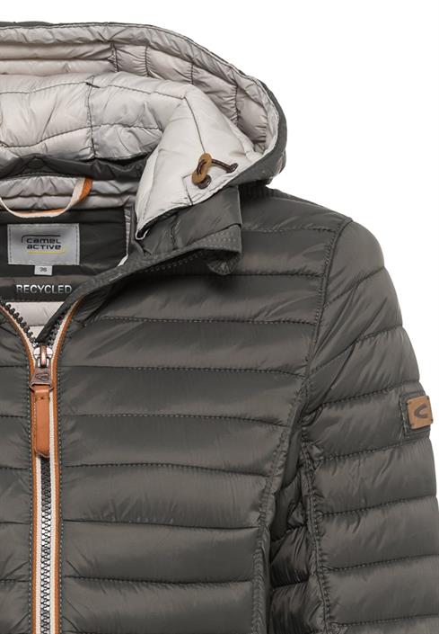 leicht-wattierte-steppjacke-aus-recyeltem-polyamid-khaki