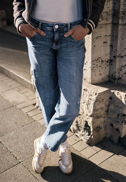 light-blue-authentic-washed