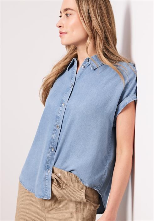light-blue-soft-wash