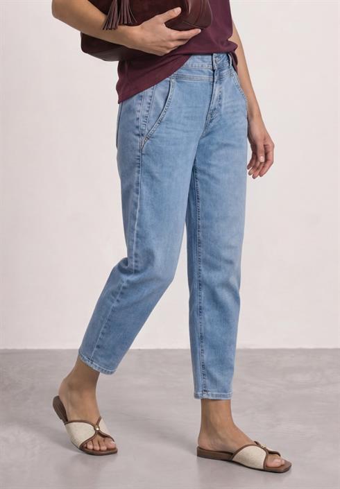 light-blue-wash