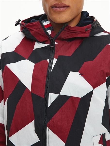 LIGHTWEIGHT HOODED PRINT JACKET dazzle camo rouge