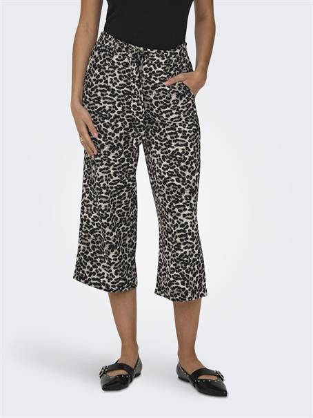 lockere Culotte pumice stone