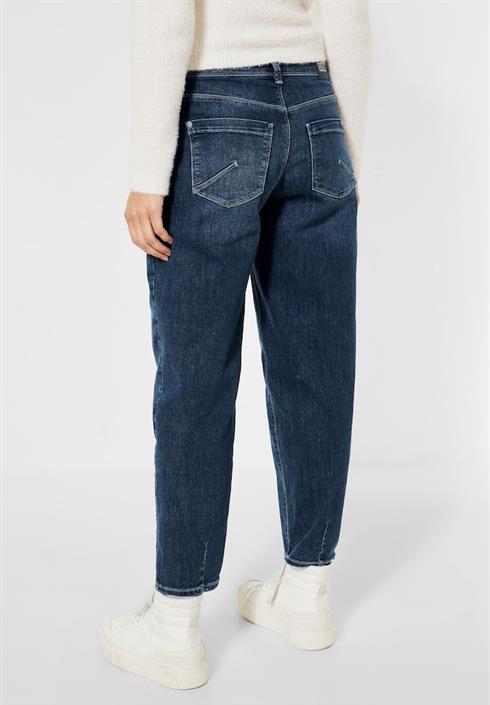 loose-fit-balloon-jeans-authentic-indigo-wash