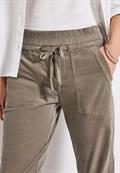 Loose Fit Cordhose bark brown