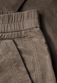 Loose Fit Cordhose bark brown