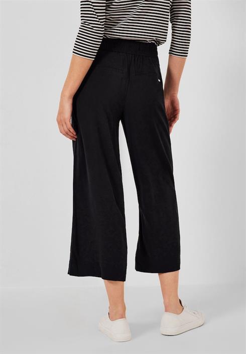 loose-fit-hose-black
