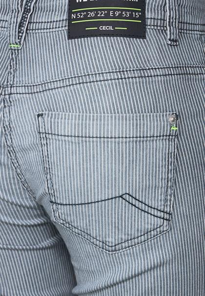 Loose Fit Hose in 3/4 Länge mid blue used wash