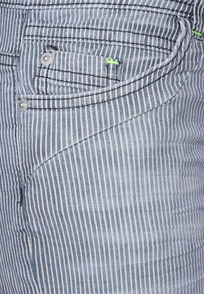 Loose Fit Hose in 3/4 Länge mid blue used wash