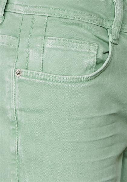 Loose Fit Hose in 7/8 fresh salvia green