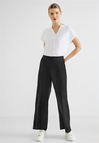 Loose Fit Hose mit Stretch black