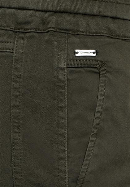 Loose Fit im Materialmix bassy olive