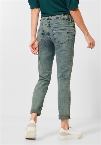 Loose Fit Jeans in Color light salvia green