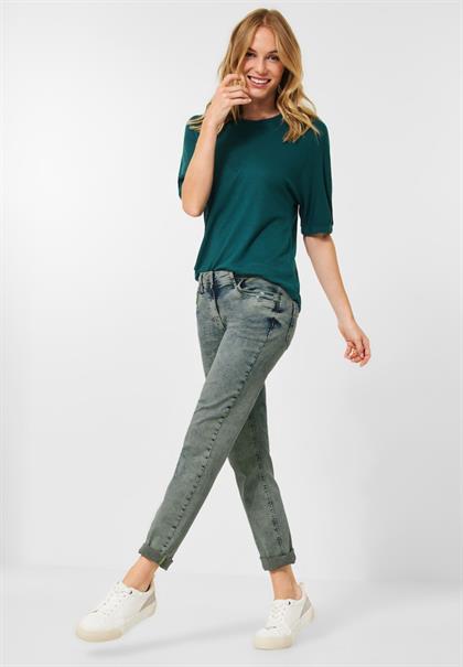 Loose Fit Jeans in Color light salvia green