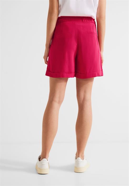 loose-fit-paperbag-shorts-intense-berry