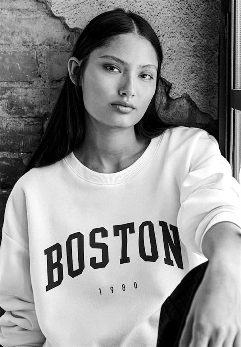 loose-fit-sweatshirt-soft-beige