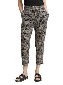 Loose Slim Hose abstract black grid design