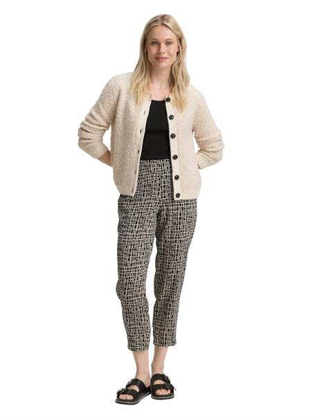 Loose Slim Hose abstract black grid design
