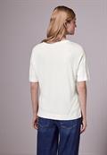 Lässiges Basic T-Shirt off white