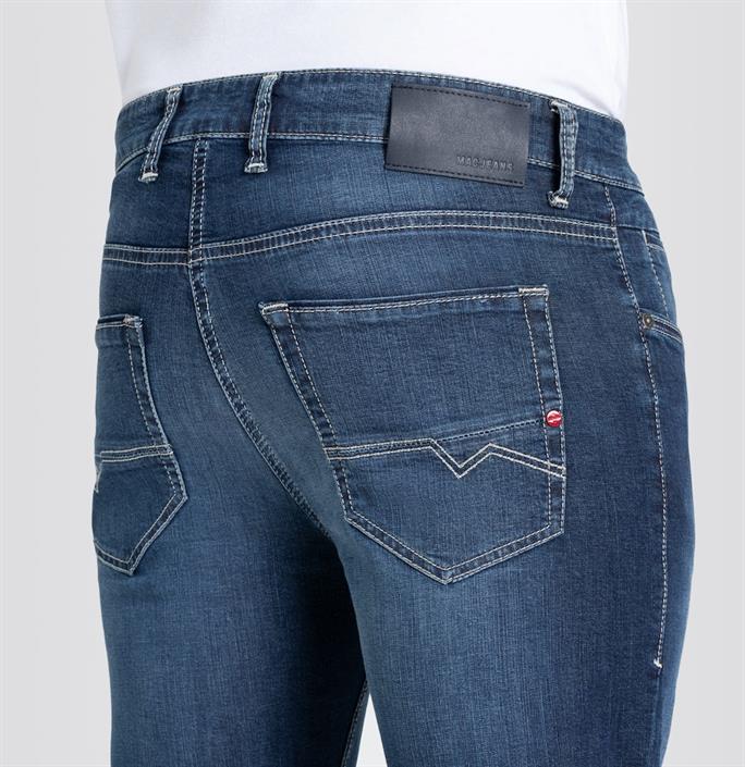 mac-jeans-arne-pipe-light-weight-denim-deep-blue-authentic-wash