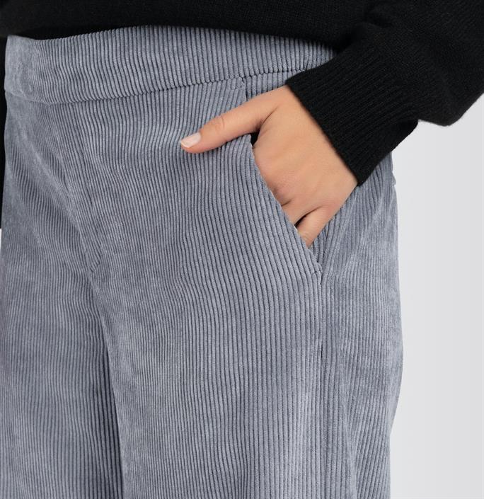 mac-jeans-chiara-fluid-corduroy-grau