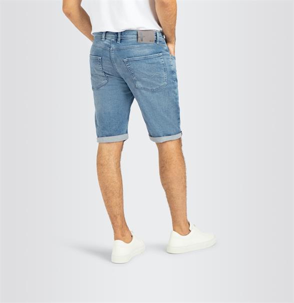 MAC JEANS - Jogn Bermuda, Light Sweat Denim blau4