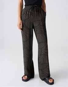 Marou botanical black