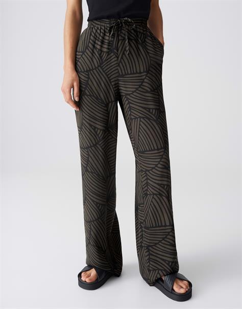 Marou botanical black