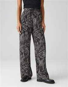 Marou palm leaves black