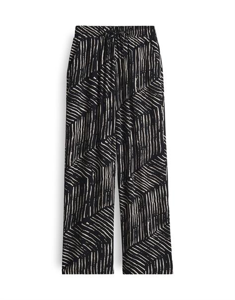 Marou palm leaves black