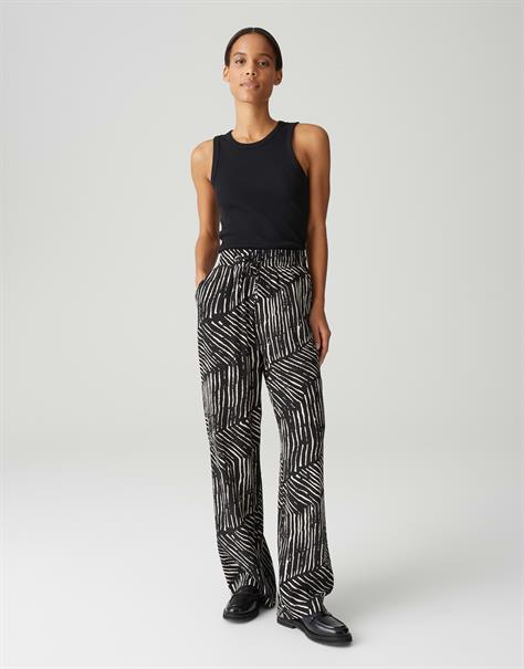 Marou palm leaves black