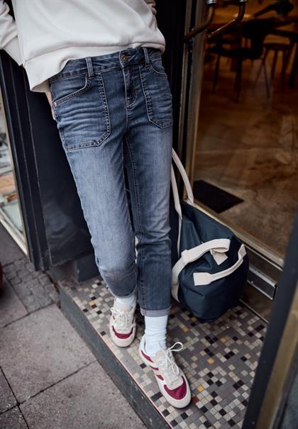medium blue washed