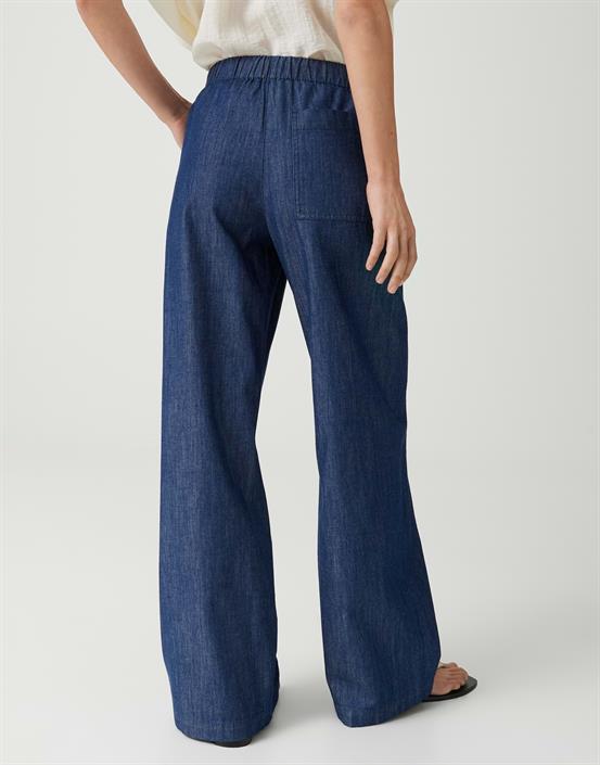 mid-oxford-blue