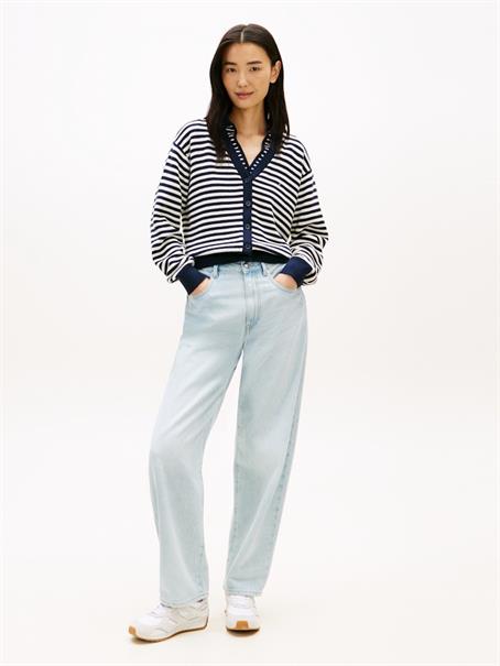 Mid Rise Tapered Barrel Leg Jeans tam