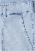 Mid Waist Jeans im Chino-Look ultra bleached washed