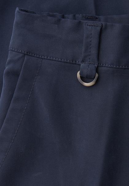 Mid Waist Slim Leg Chino im Casual Fit midnight muse