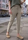 Mid Waist Slim Leg Chino im Casual Fit quiet ivory