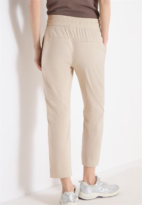 mid-waist-slim-leg-hose-im-casual-fit-grain-beige