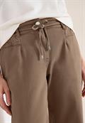 Mid Waist Slim Leg Hose im Loose Fit coffee taupe