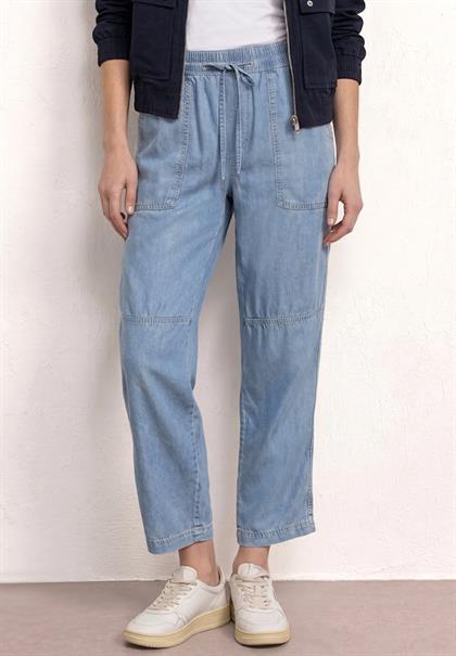 Mid Waist Slim Leg Hose im Washed-Look light blue soft wash