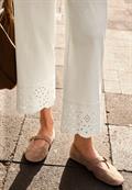 Mid Waist Wide Leg Jeans mit Embroidery ecru washed