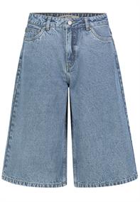 middle blue denim m311