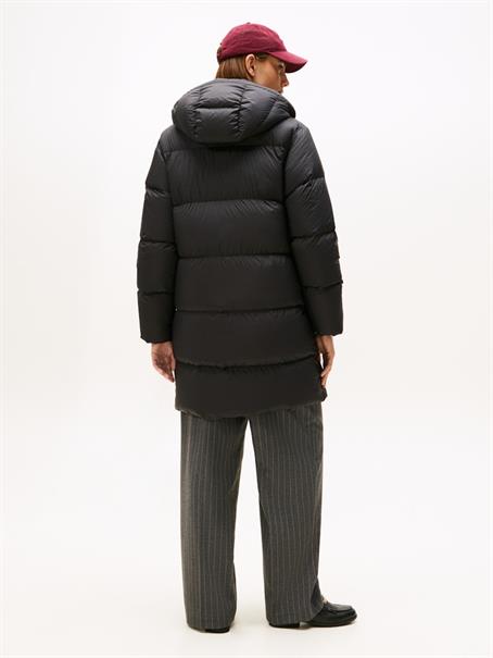 MODERN DOWN REG COAT black