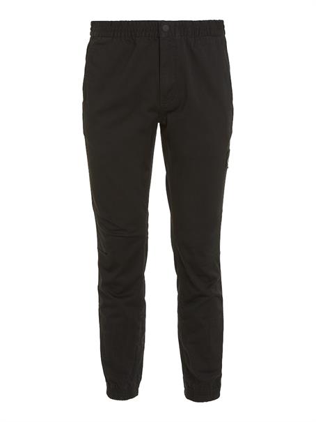 MONOLOGO BADGE CASUAL CHINO ck black