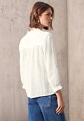 Musselin-Bluse mit Rüschen off white