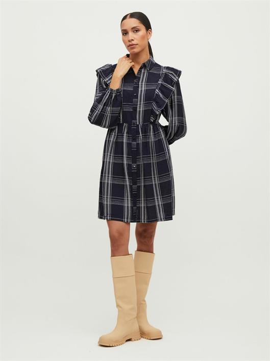 navy-blazer