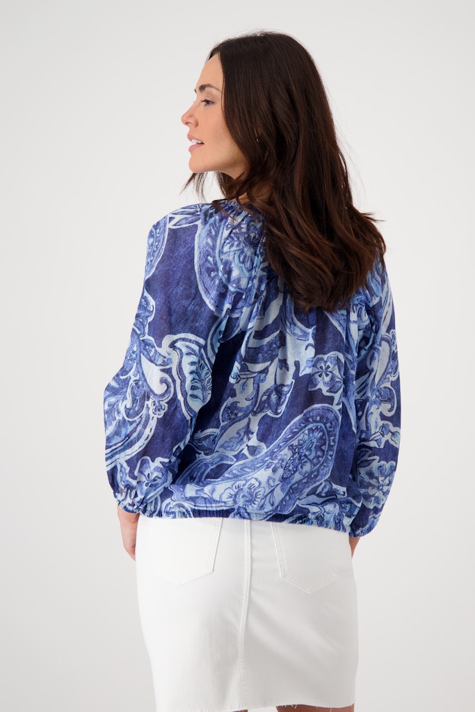 navy-blue-gemustert